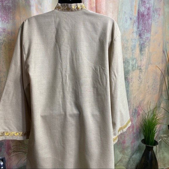 📌Tailored Asian Style Stand Up Collar Shirt with Gold Border - Picture 2 of 14